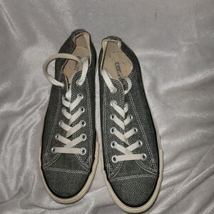Women's shoes